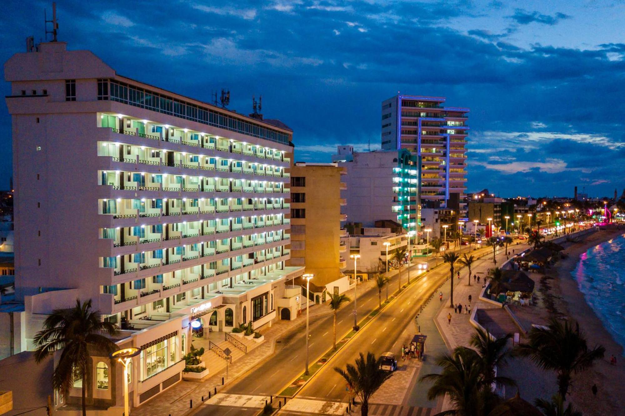 Отель Hacienda Mazatlan Sea View Экстерьер фото